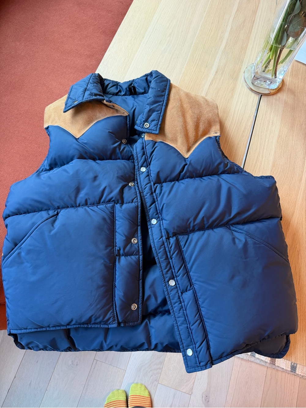 Paul Stuart down vest. Suede and pearl snap details. L